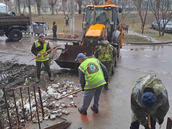 Новини Харкова: ліквідація наслідків удару дрона в 9-поверхівку
